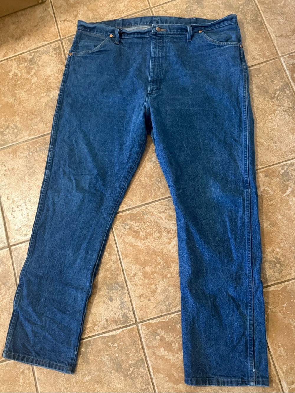 Wrangler Men's Dark Blue Relaxed Fit Jeans